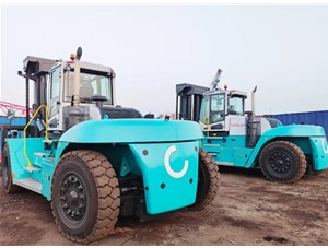 交付 | KCL再次向曹妃甸港交付兩臺(tái)重型叉車(chē)